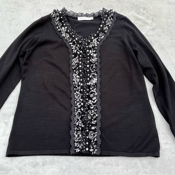 Laura Petites Black One Button Cardigan Sweater With Roses & Ruffles - Picture 3 of 11